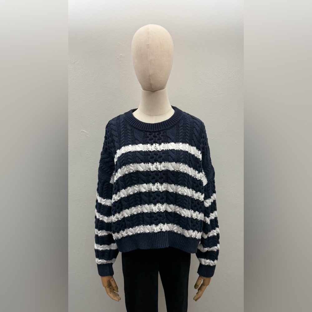 Jessica Simpson Navy and White Cable Knit Sweater L
